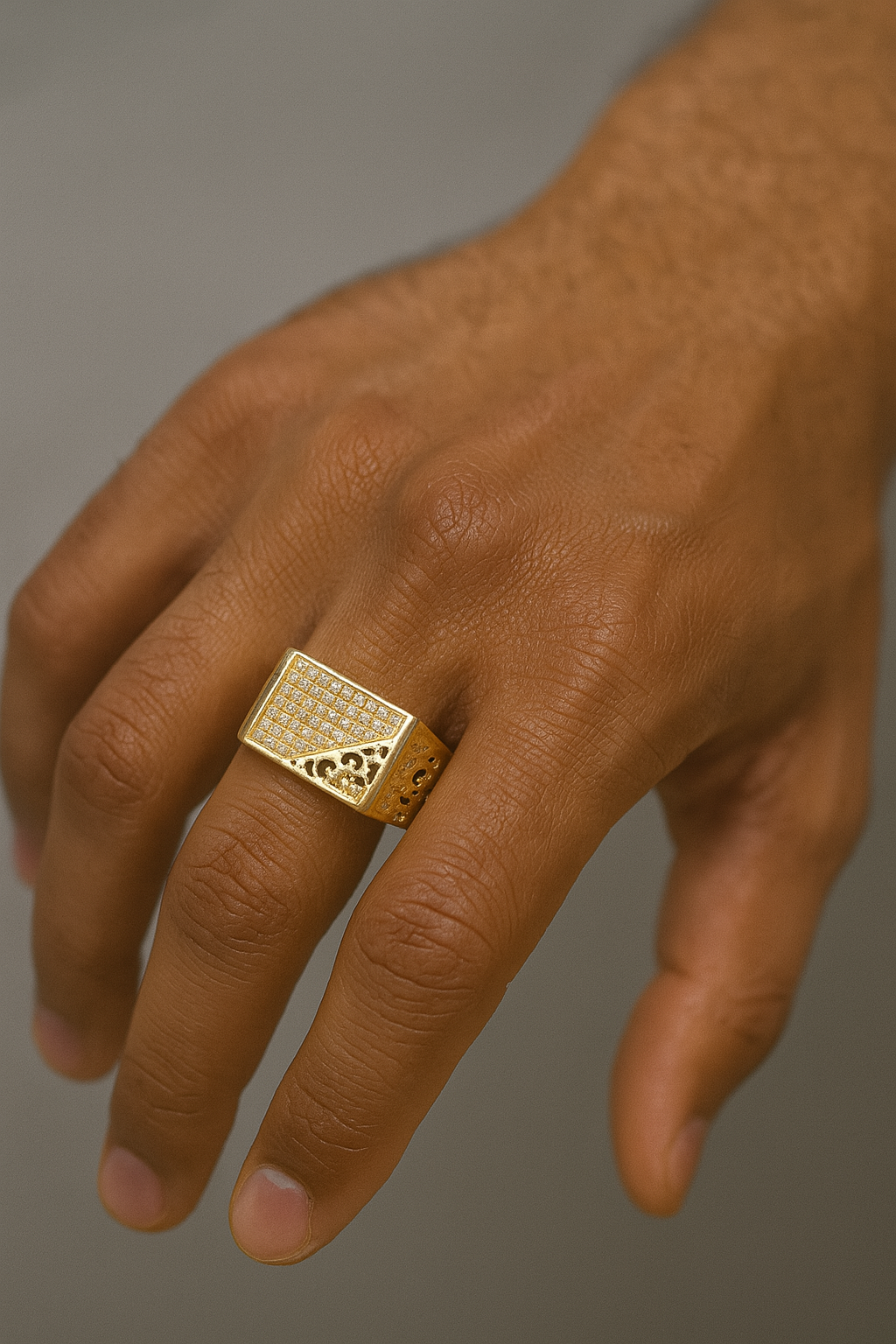 Men's Onyx Gold Ring