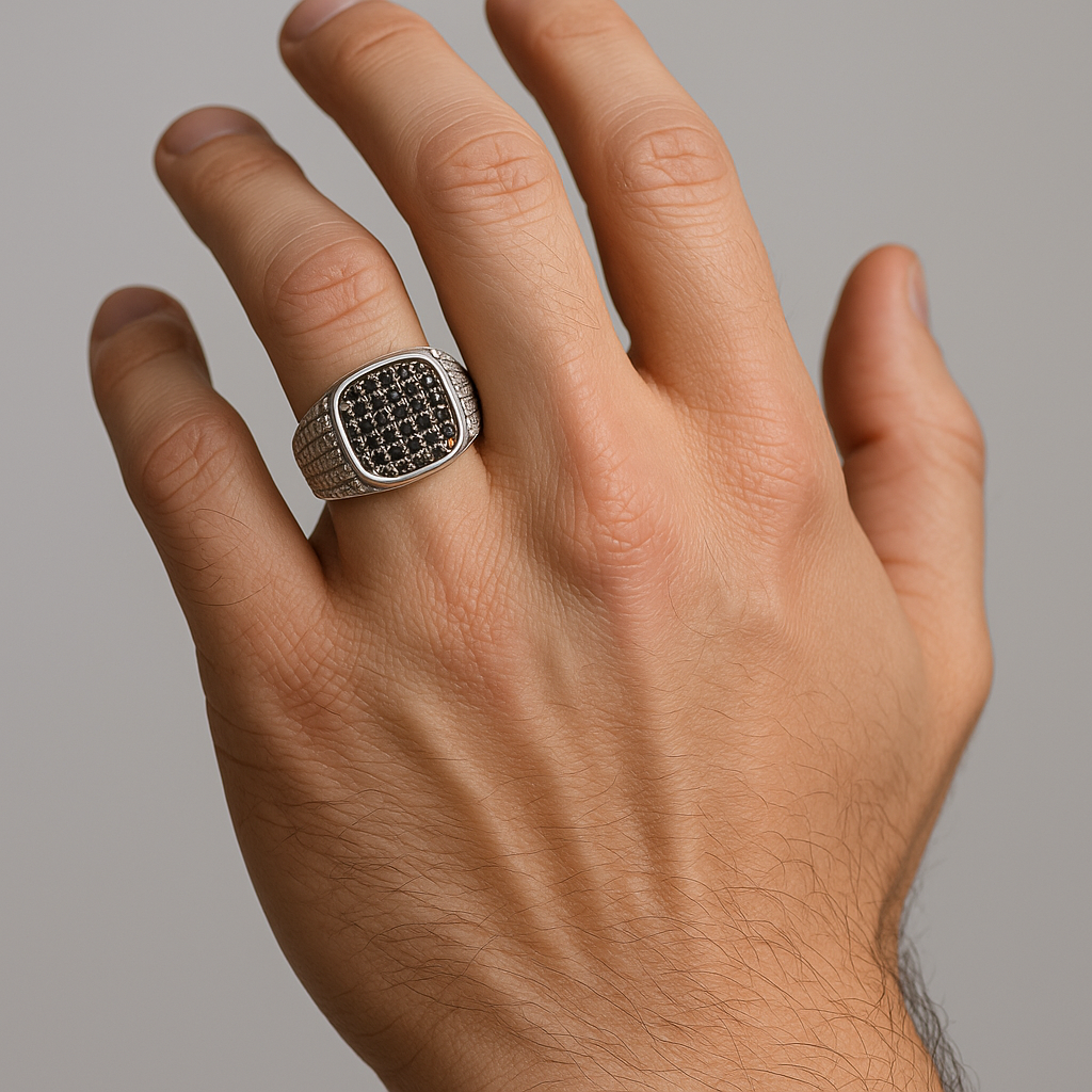 Men's Pattern Brass Ring